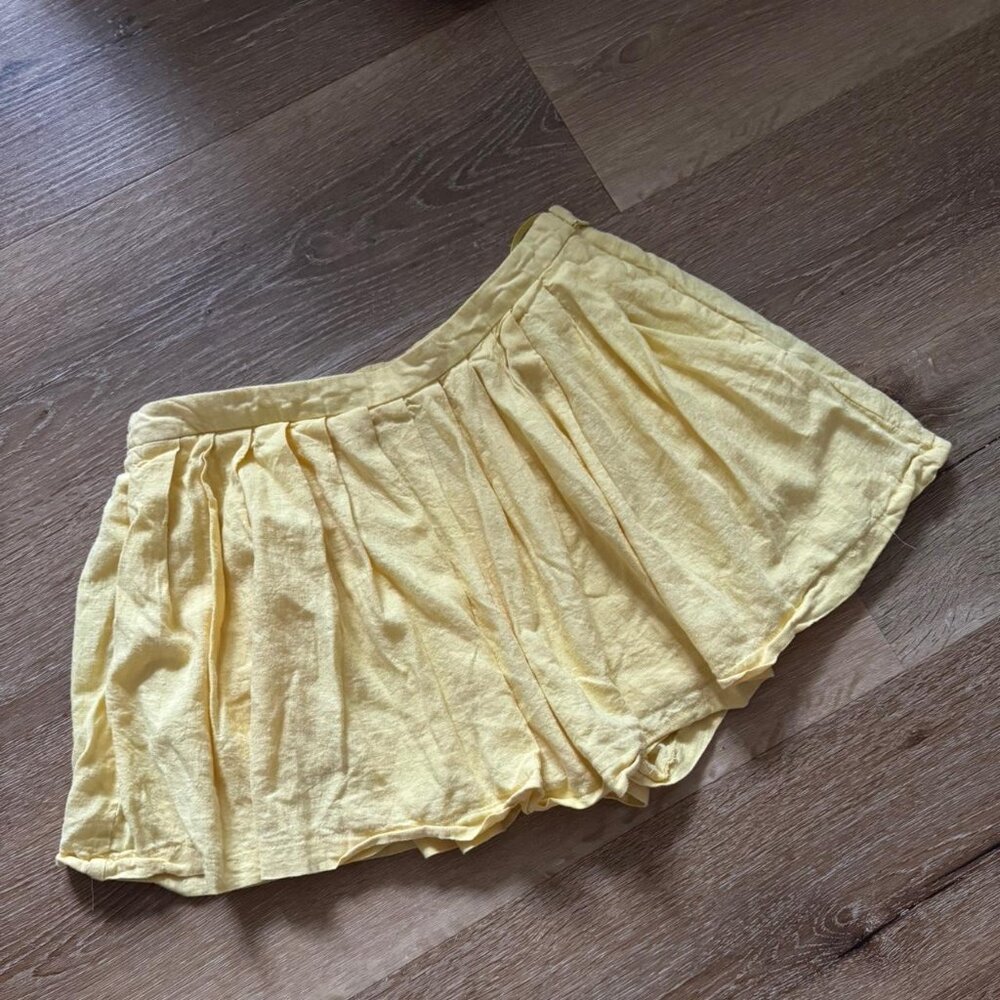 NIA Bobbi Linen-Blend Butter Yellow Pleated Skort skirt shorts size small